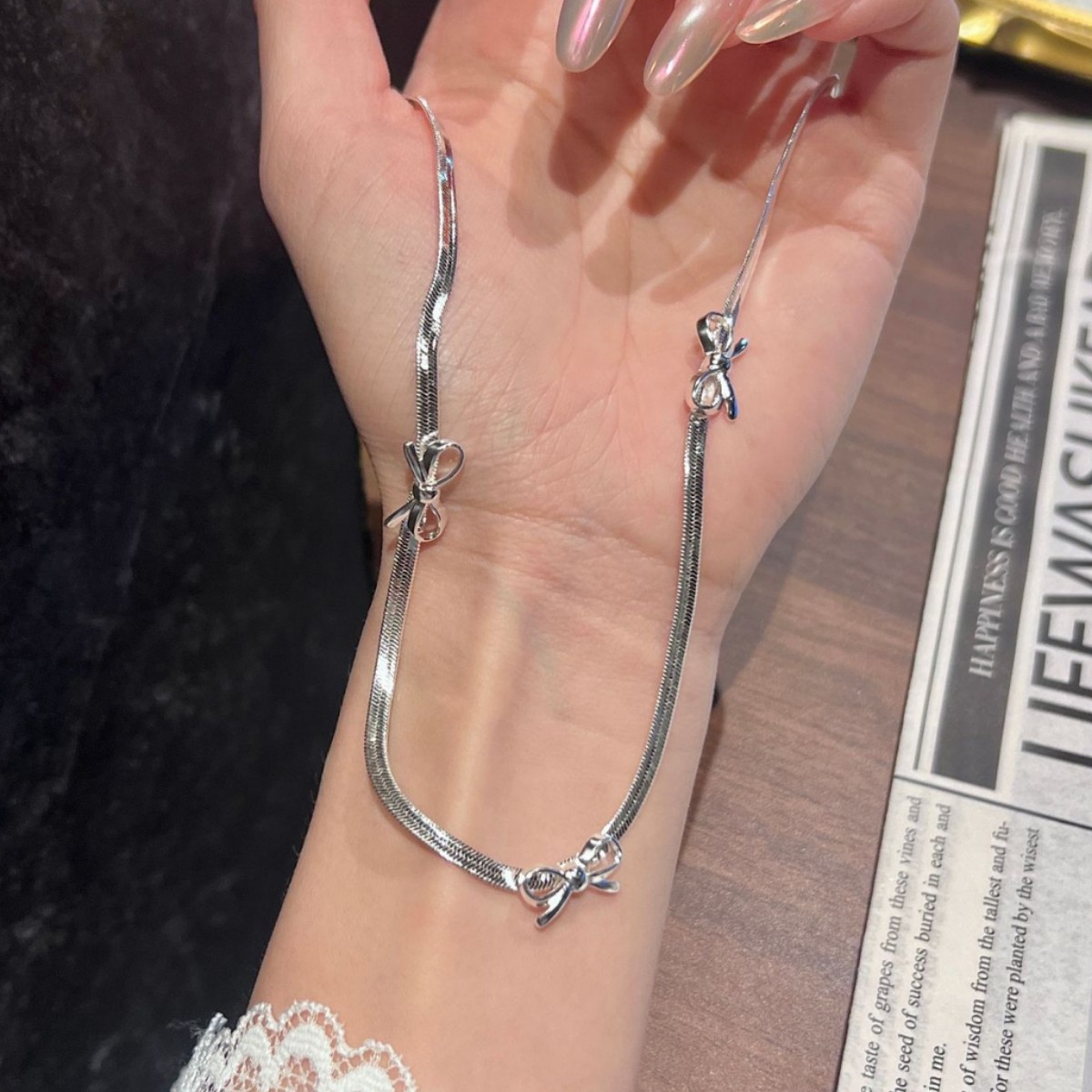 Bow-knot Light-luxury High-end Design Pendant Accessory Clavicle Chain For Women