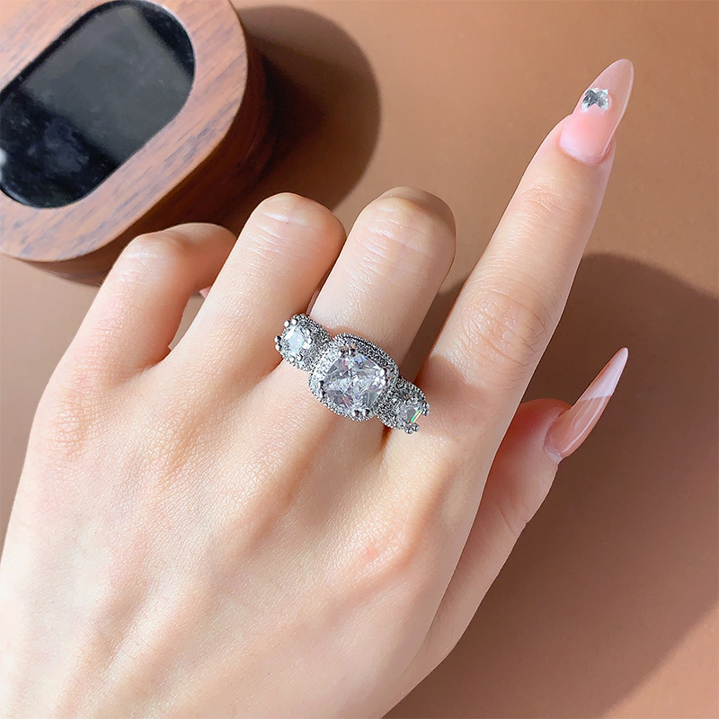 High-grade Light Luxury Lace Square Bag Imitation Moissanite Ring Women's Ring