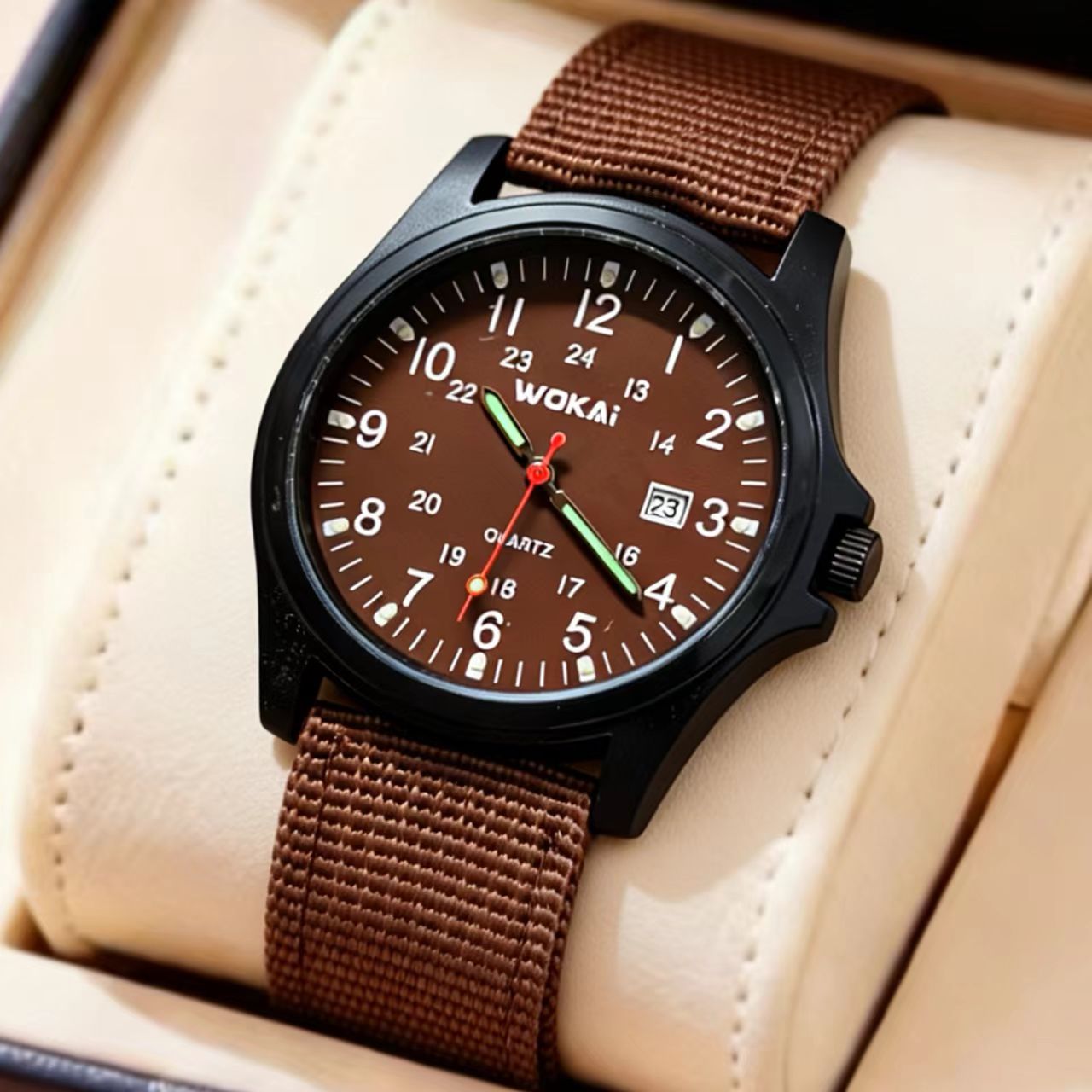 Sporty Nylon Strap Mens Quartz Watch Minimalist Design 6