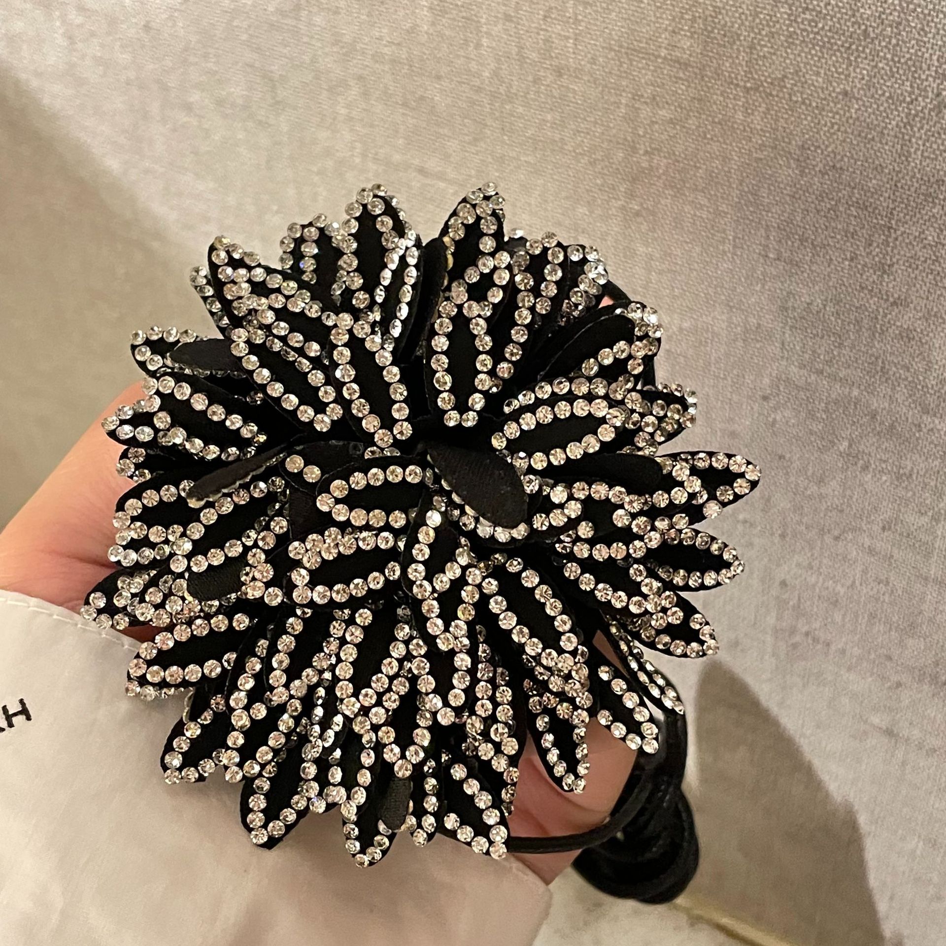 Retro Full Diamond Flower Clavicle Chain French Fashionable Lace-up Choker Strap Necklace