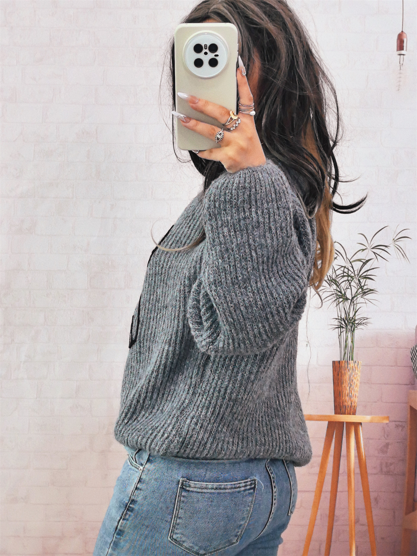 Simple Casual Bow Embroidery Decoration Knitted Long Sleeve Sweater