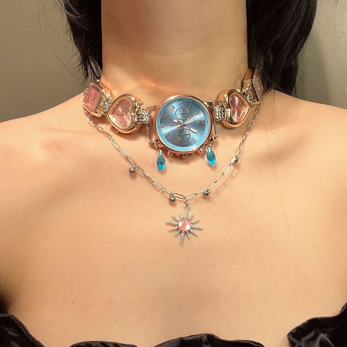 Heavy-duty Watch With A Niche Design A Timepiece Necklace