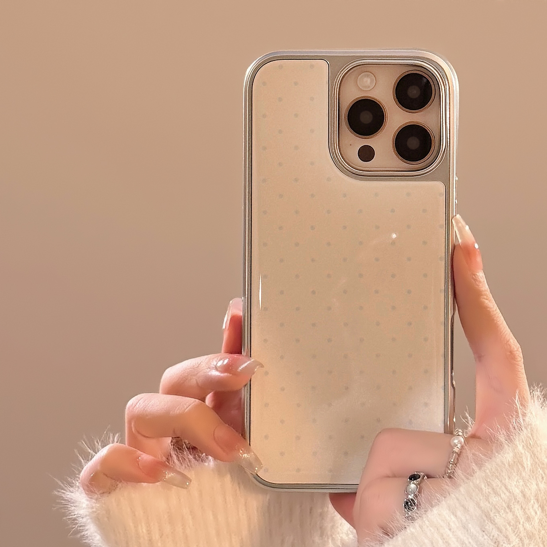 Electroplated Ins Minimalist Polka Dot Phone Case - Image 2