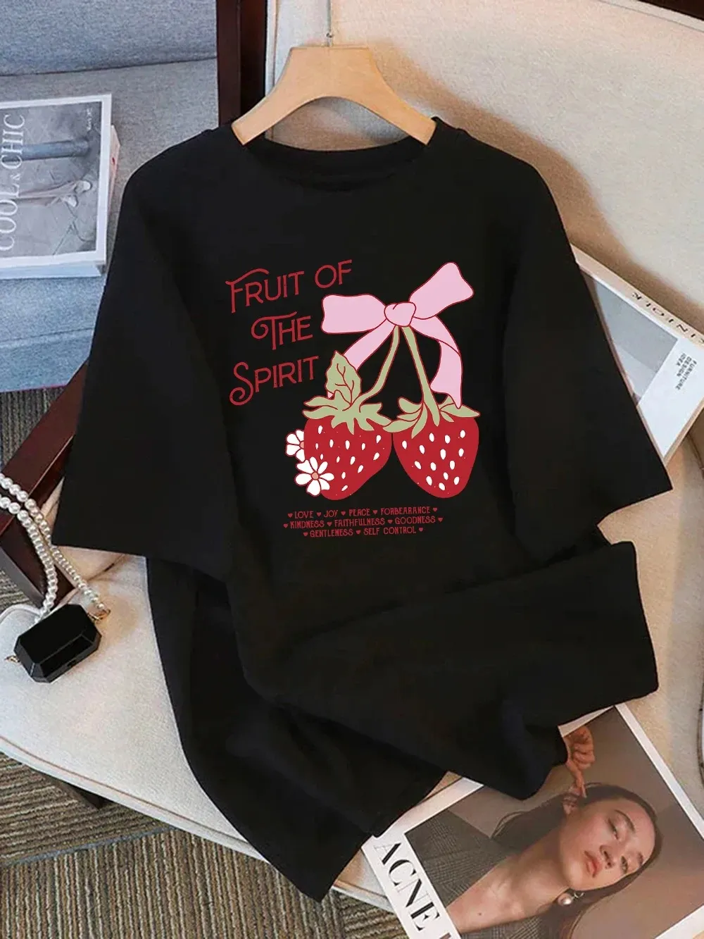 Women's Cotton Fruit-flavored Strawberry Print Top - Black