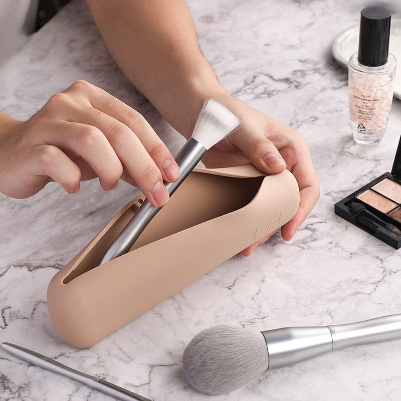 Bocchella per pennello per make-up siliconica, con protezione magnetica, porta-borsa