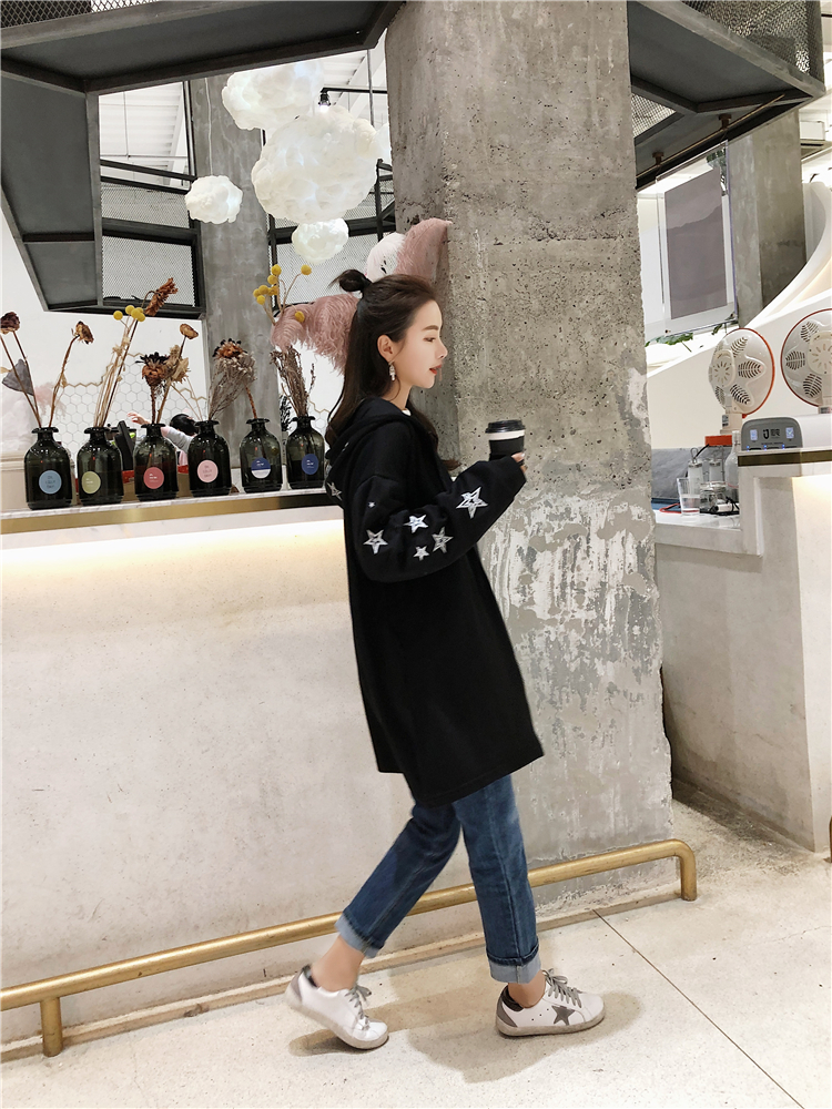 Title 12, Mid-Length Star Embroidered Small Sweater Coat