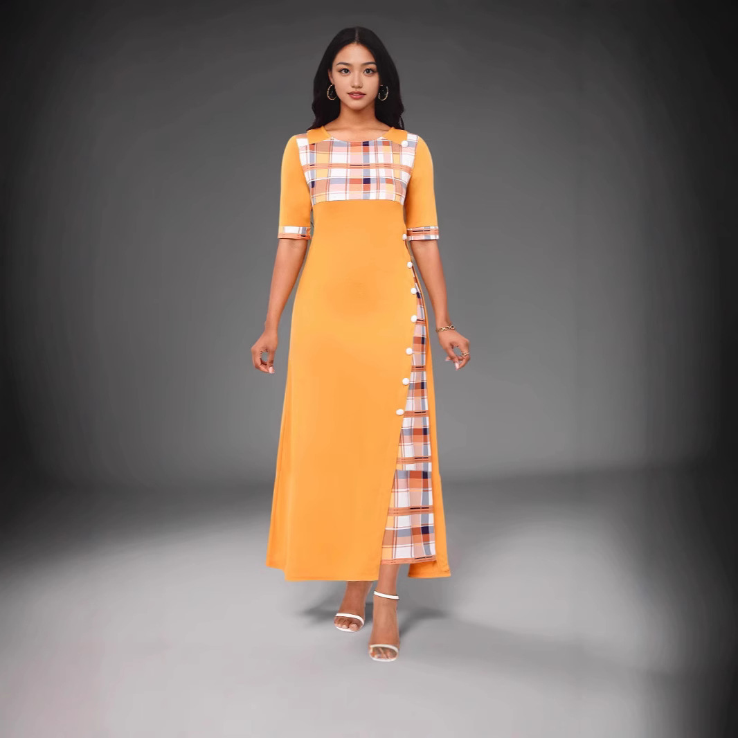 فستان طويل بأكمام متوسطة ورقبة دائرية متباينة