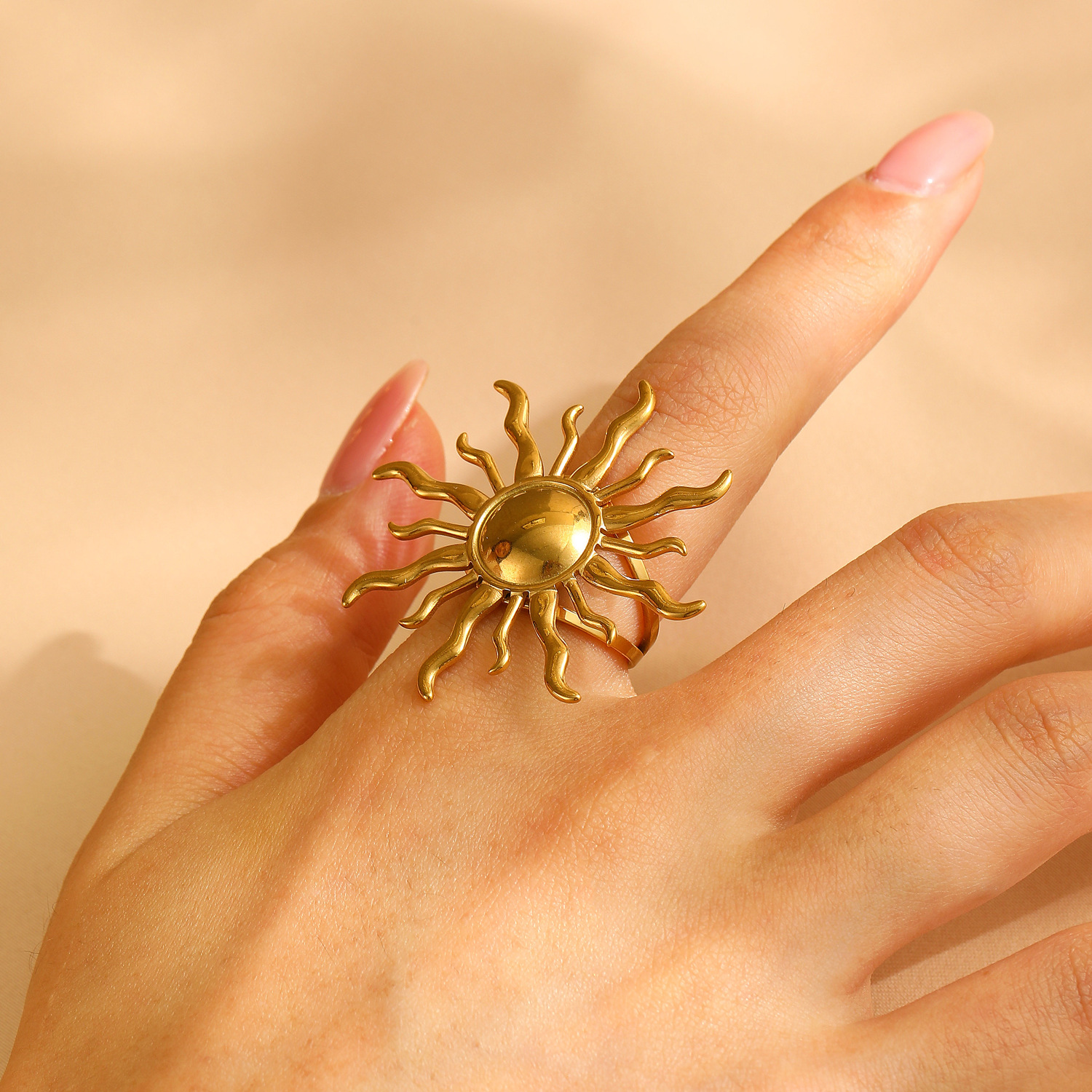 Fashionable Vintage Glossy Textured Ring In Titanium Steel