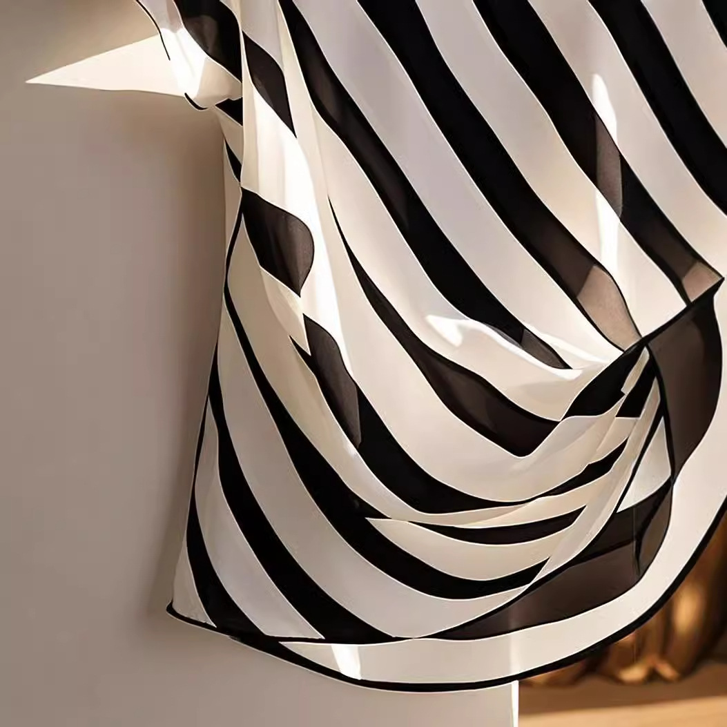 Fashion Black And White Striped Top For Women