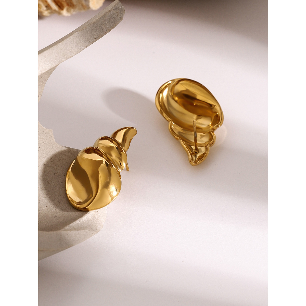 18K Gold Stainless Steel Three-dimensional Glossy Conch Earrings