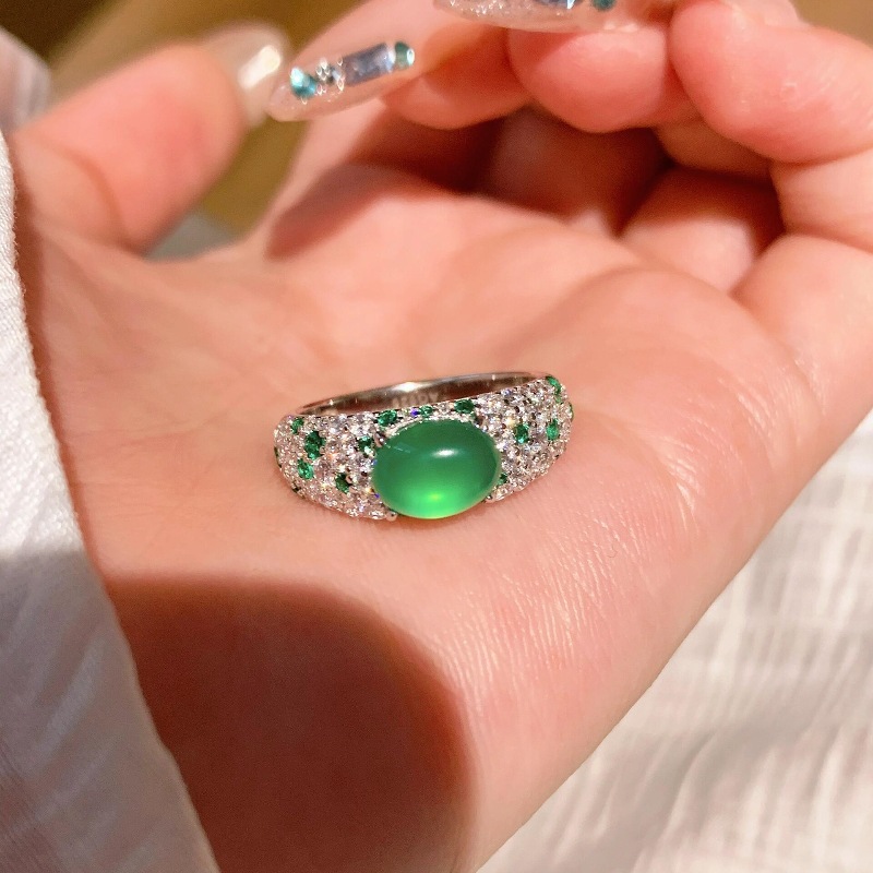 Mid-20th-century Fully Diamond-studded Chrysoprase Egg-shaped Ring