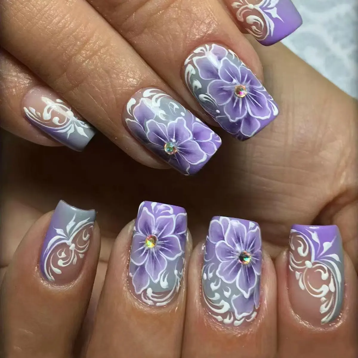 Greyish Purple European-style Line Flower Design Wear