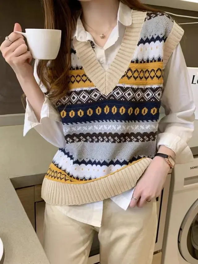 Retro V neck Rhombus Vest Women's Knitted Jacquard Sleeveless Sweater Apricot Vest - Shop at LoveMi