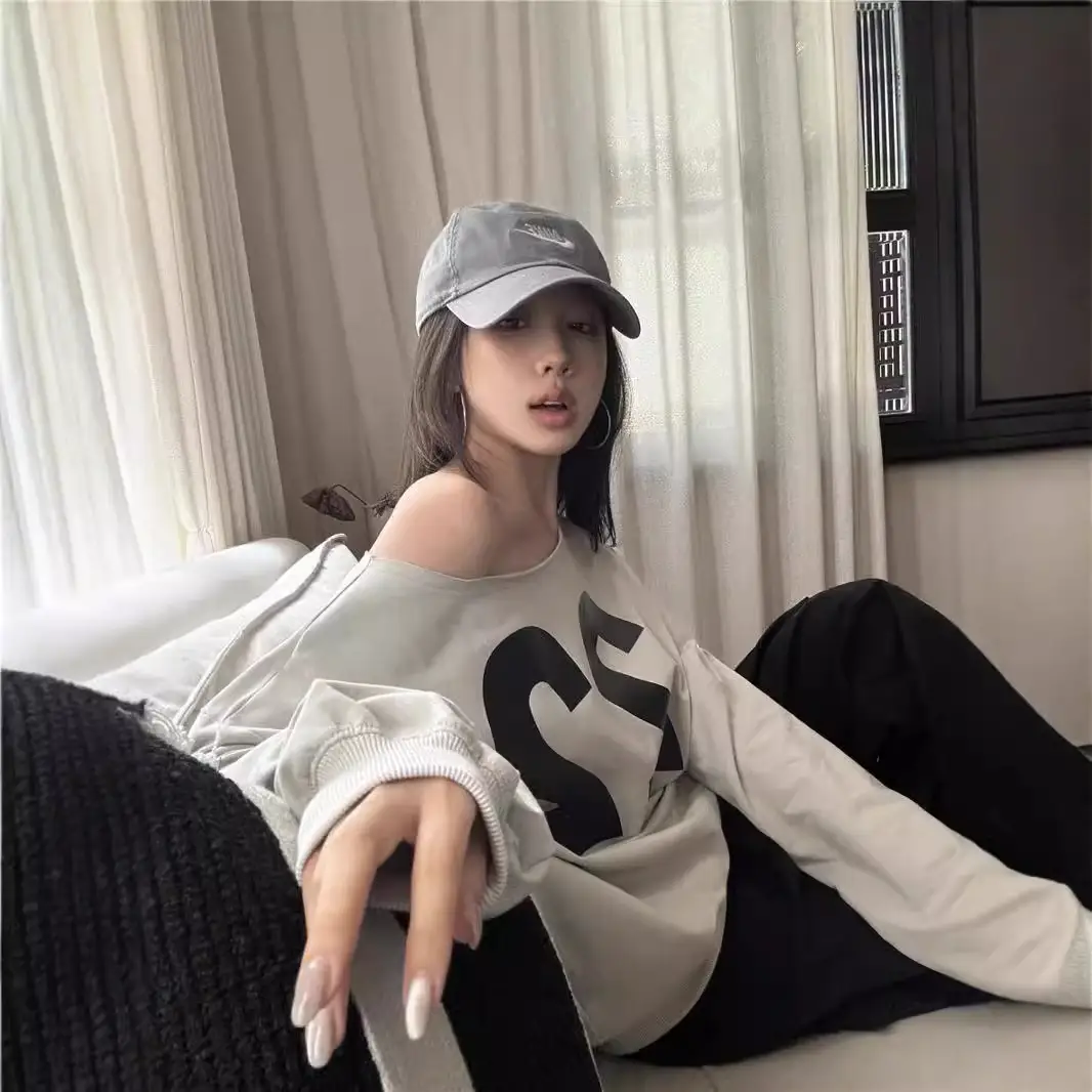 Laid-back Casual Loose-fit Off-shoulder Pullover Top