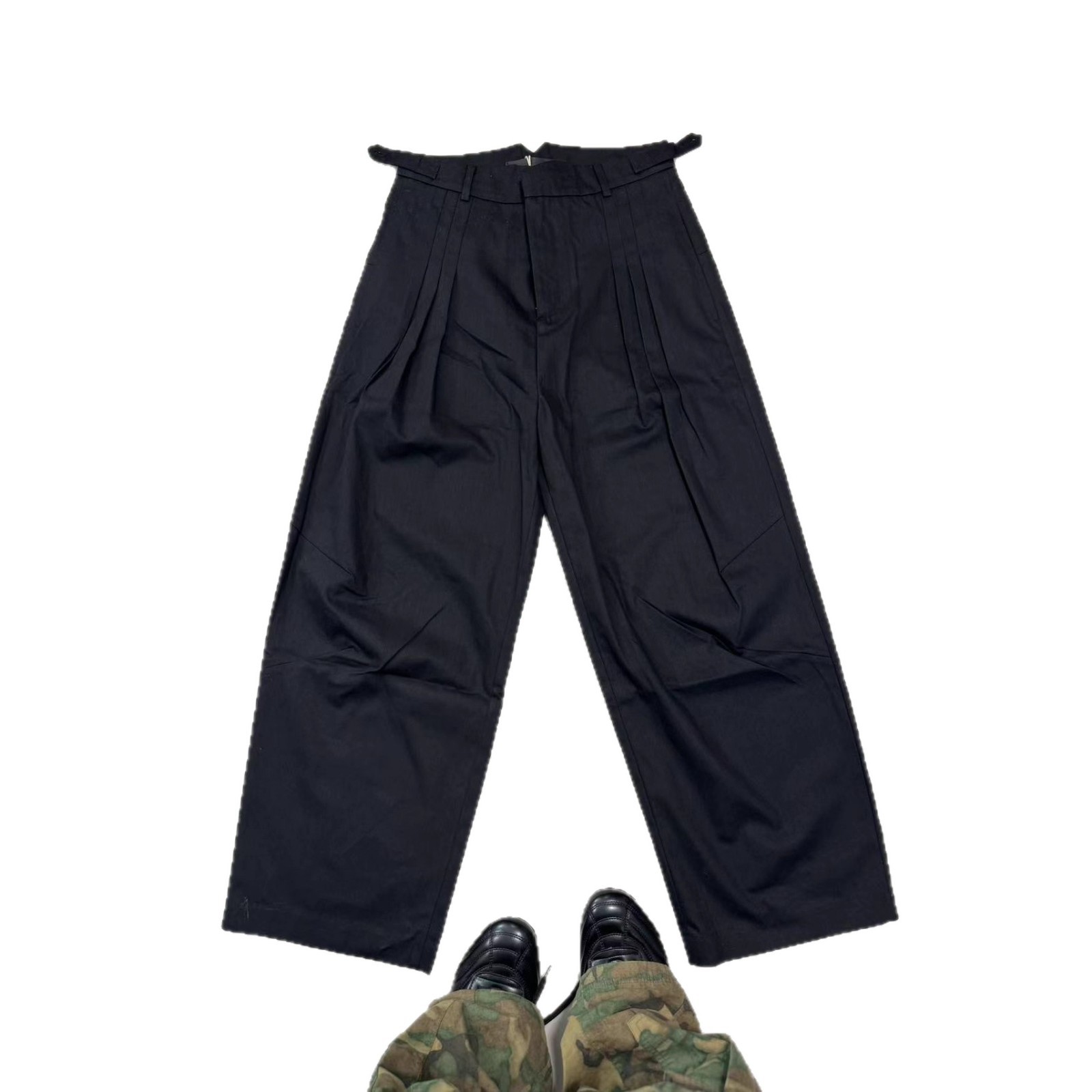 Minimalist Mens Suit In The Old-money Style