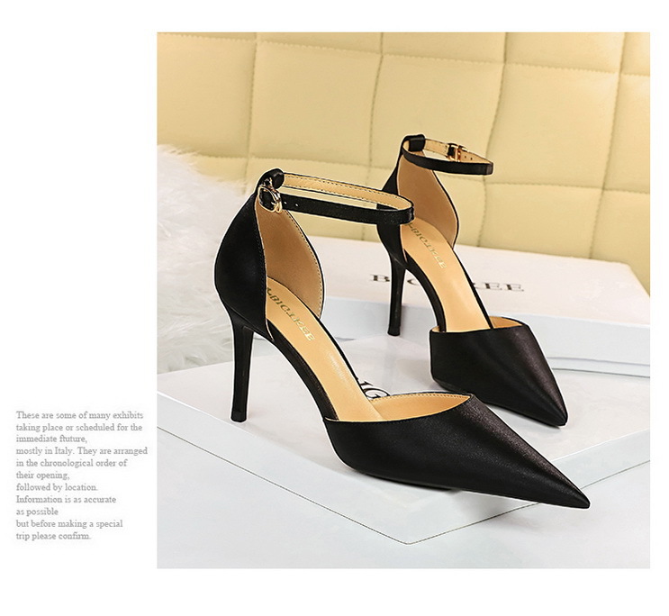 Title 2, Dames Simple Hollow Heels, elegante en comforta...