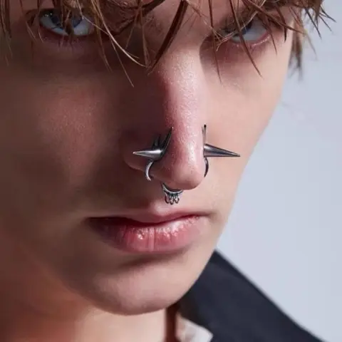 Punk Dark Punch-free Special-interest Design in Cold Wind Nose