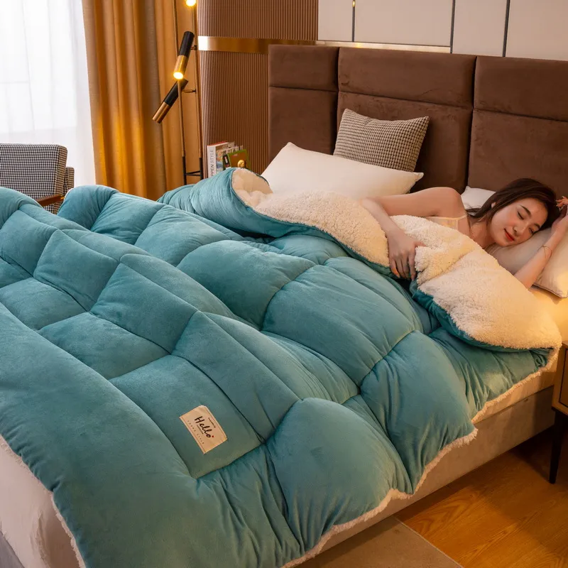 Thickened Milk Fiber Quilt Double-sided Velvet Warm Thickened Duvet Insert - Lake Blue