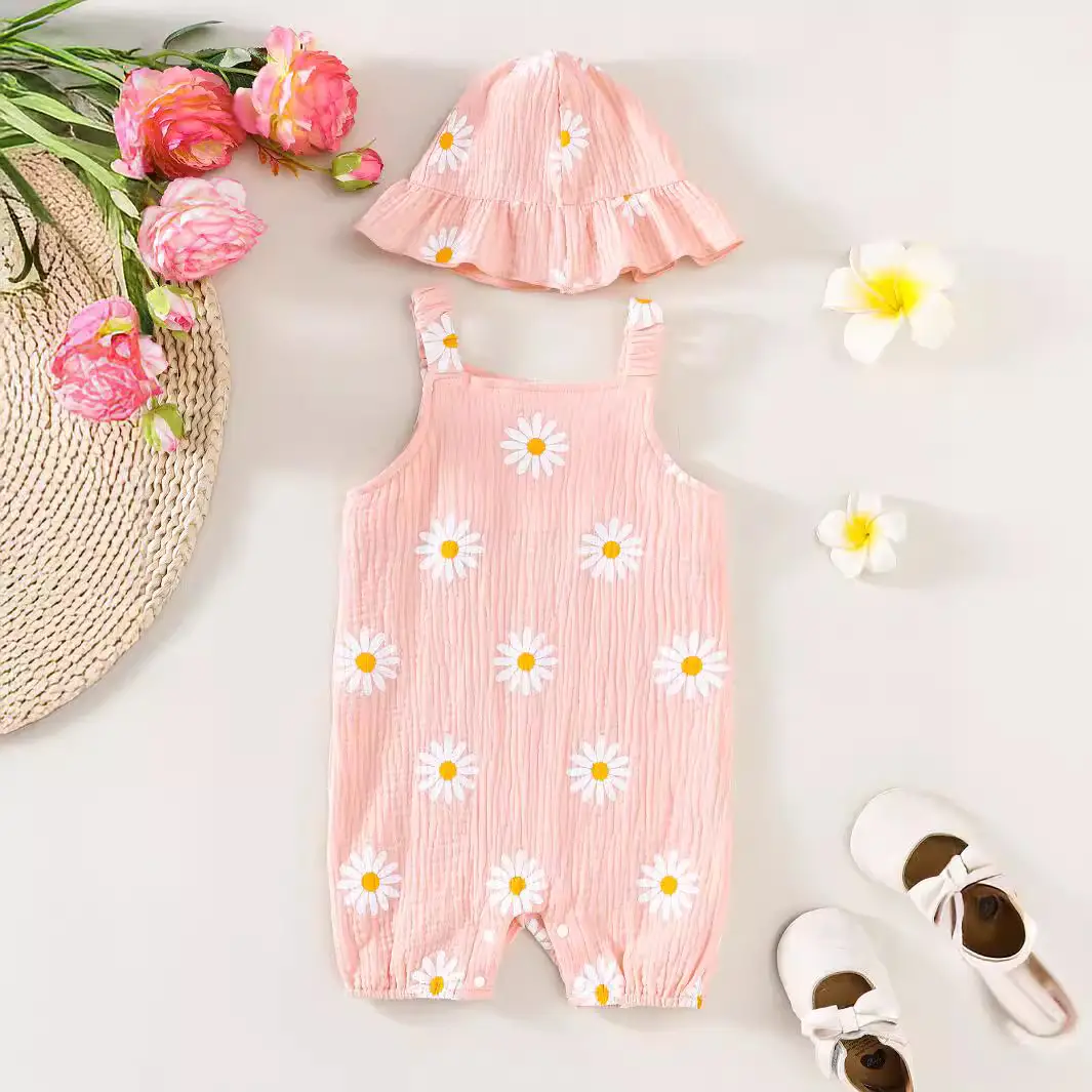 Small Chrysanthemum Printed Double-sided Wrinkle One-piece Shorts Hat Two-piece Set