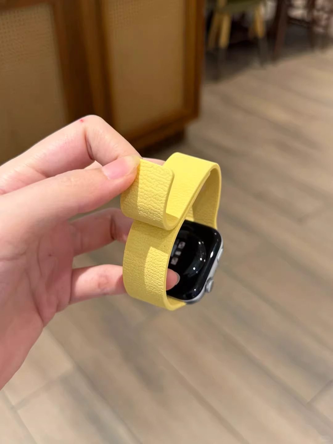 Lychee-pattern New Silicone Magnetic Watch Strap 8