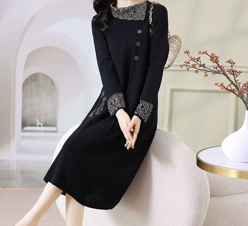 Title 3, Thickened Western Style Lady Knitted Dress Swea...