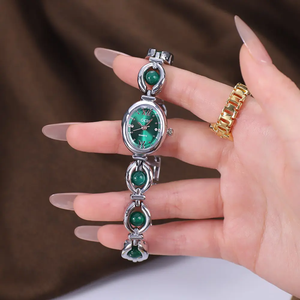 Gedi National Style Emerald Good-looking Bracelet Watch