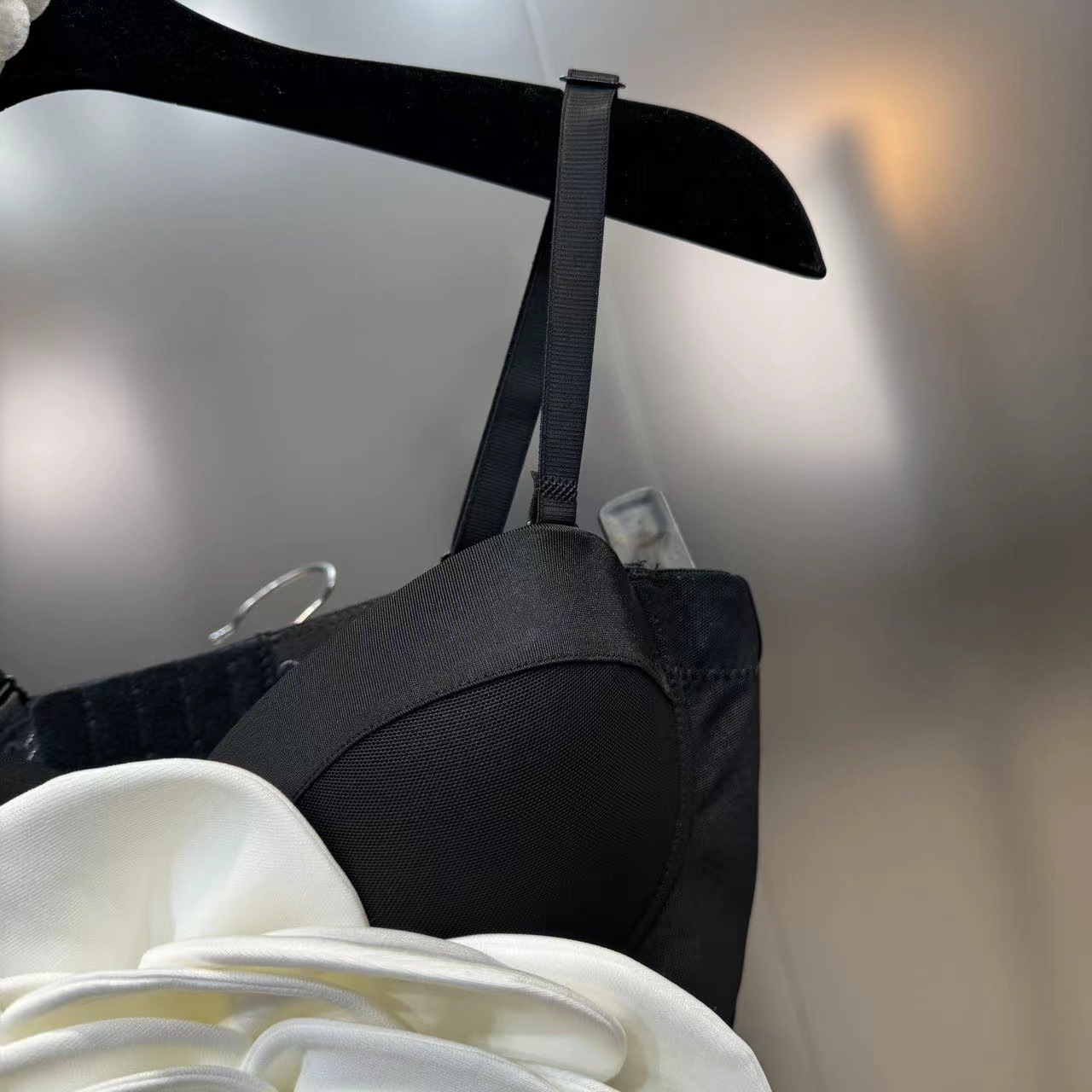 Three-dimensional Large Flower Thin Backless Top