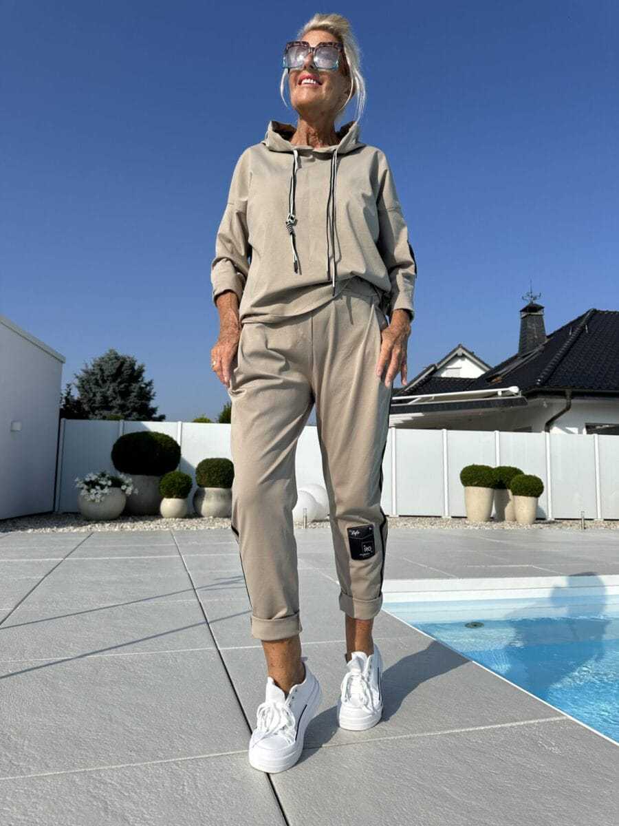 https://cf.cjdropshipping.com/quick/product/a8fb0846-531d-4efb-b8f3-d570c382388c.jpg