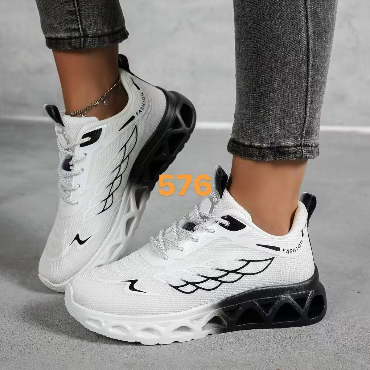 Best-selling Lightweight Cushioned Dad Sneaker With A Breathable Mesh Upper - thumbnail