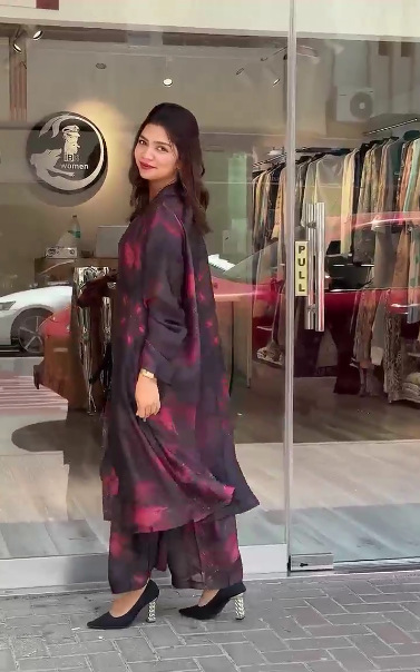 Women's Individual Casual Printed Shirt Black Red Flower - Shop at LoveMi