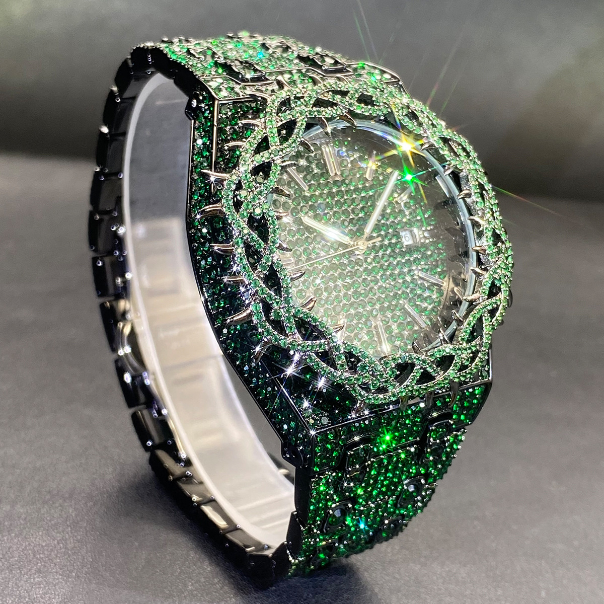 Hip-Hop Mens Watch With Green Full-Covering Zircon Inlays 3
