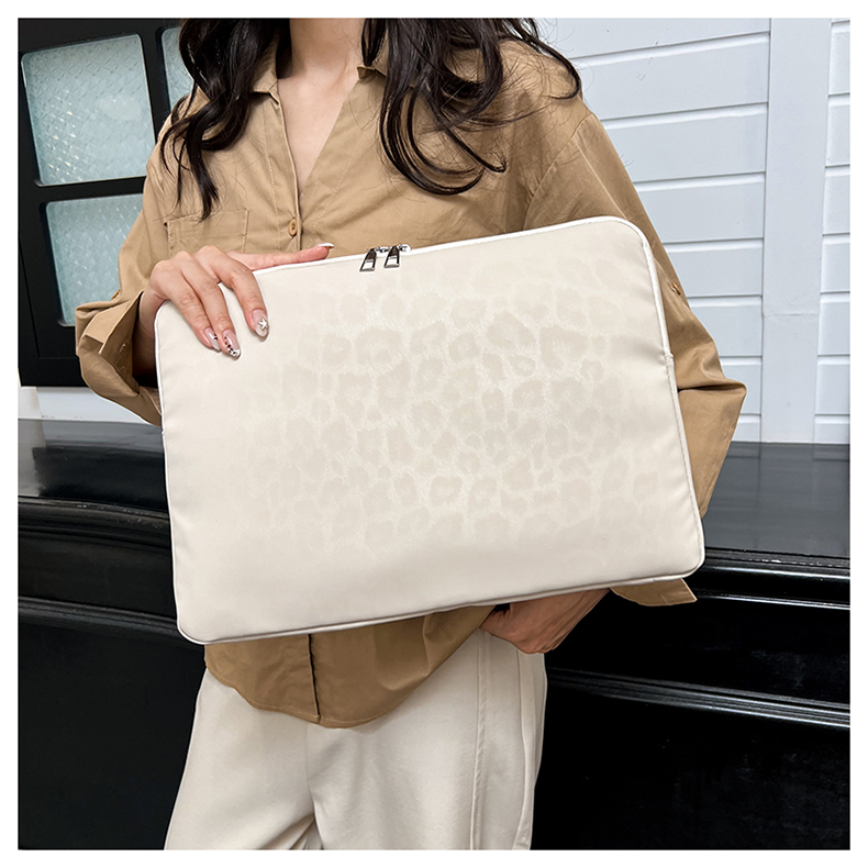 Leopard-print Laptop Sleeve For Women Large Capacity And Portable 3