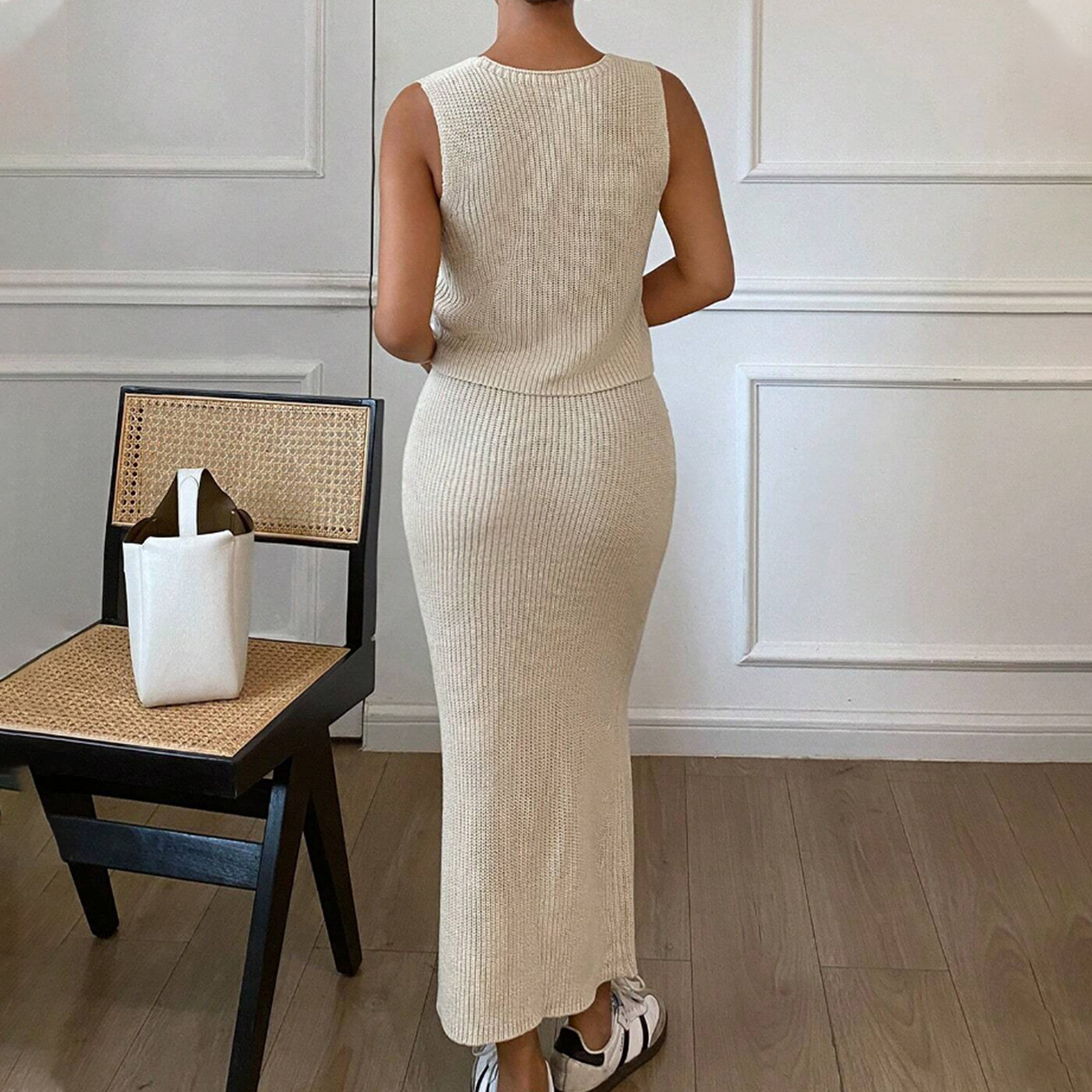 Three-dimensional Flowers Knitted Fitted Waist Sleeveless Waistcoat Vest Two-piece Set