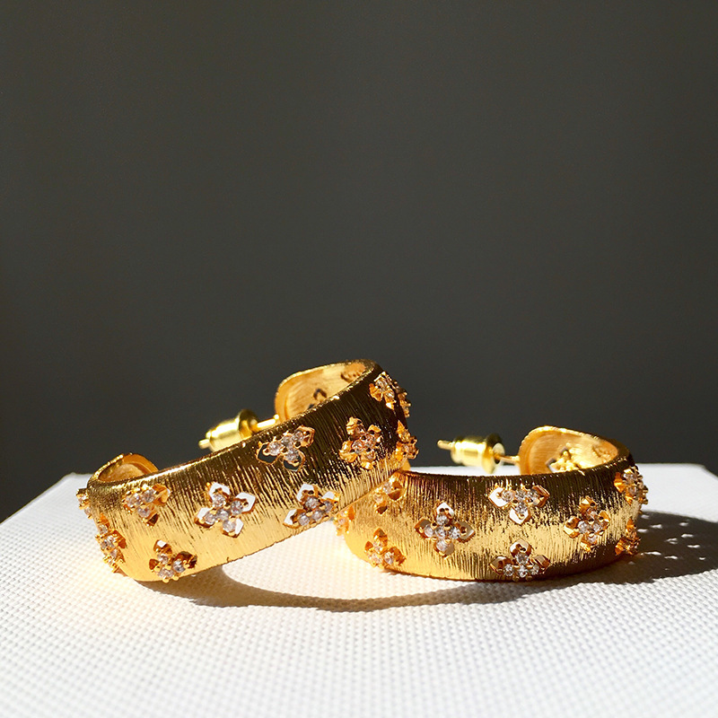 Hollow Four-leaf Flower Diamond Earrings