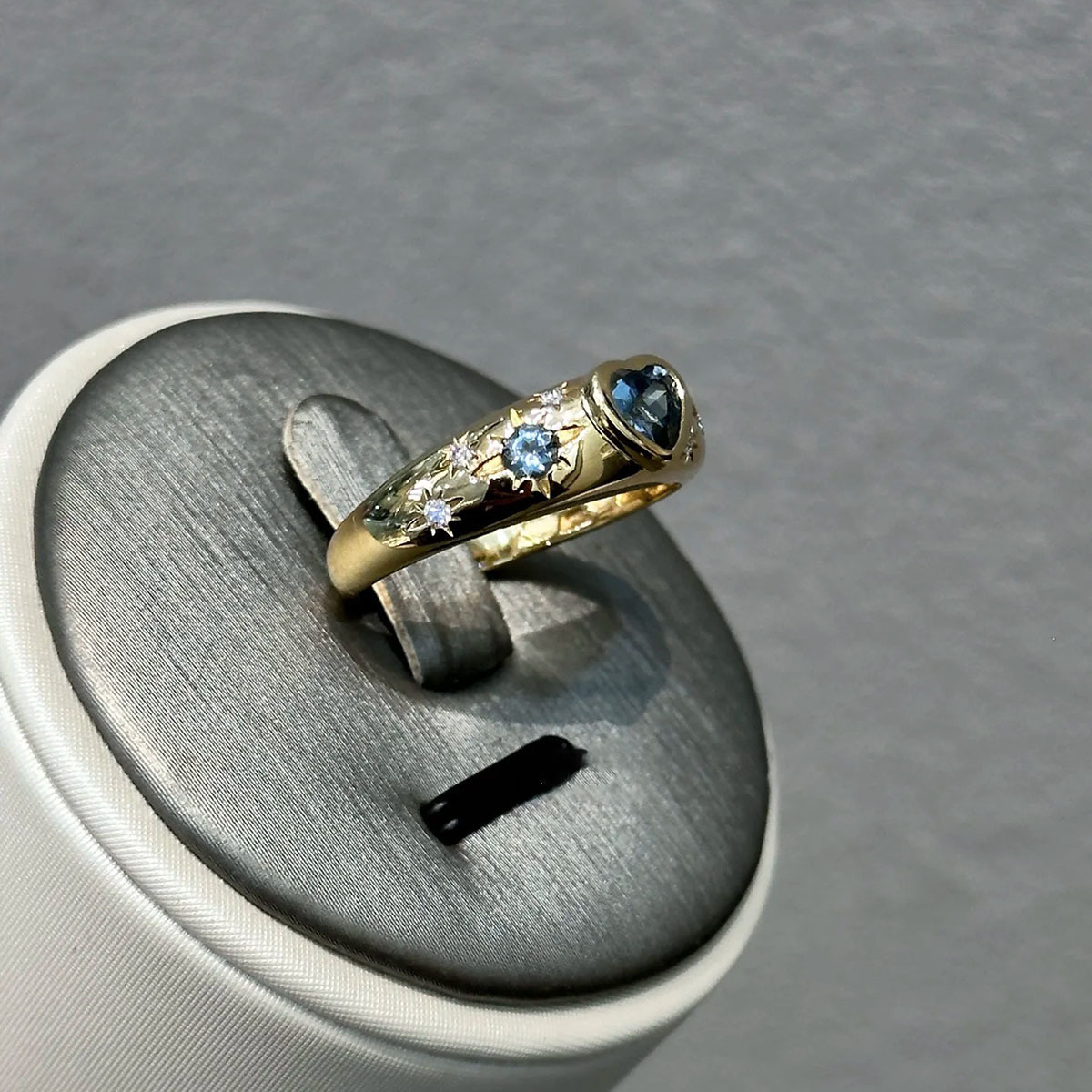 https://cf.cjdropshipping.com/quick/product/a9764b90-8d51-40a1-ac4d-fd27767fe90a.jpg