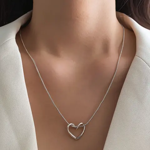 Niche Hollow Heart Necklace for Women