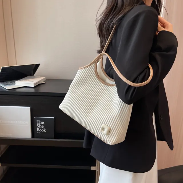 Shoulder Niche Women New Fashion Commuter Western Style Hand Carrying Khaki - Shop at LoveMi