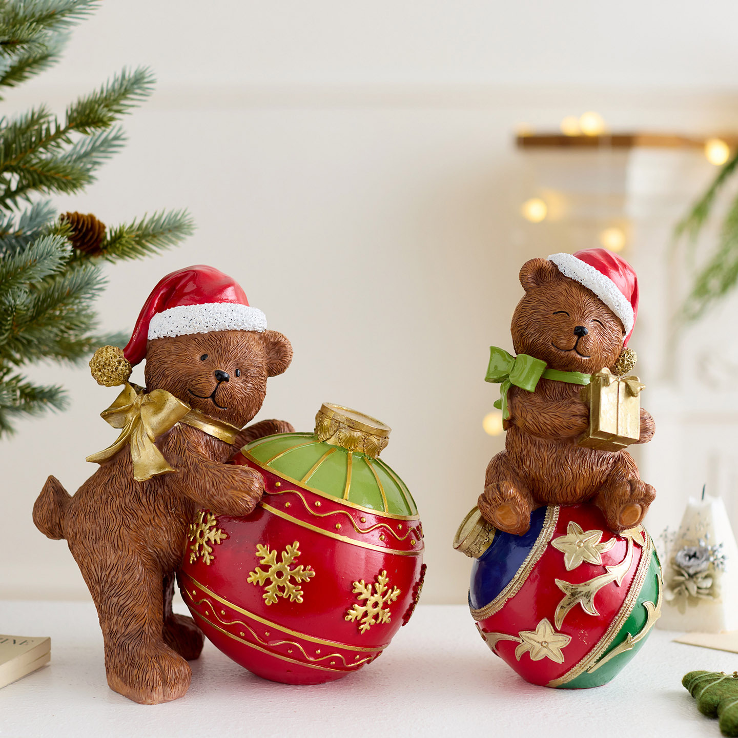 Resin Bear Figurine Christmas Ball Decoration (Little Bear