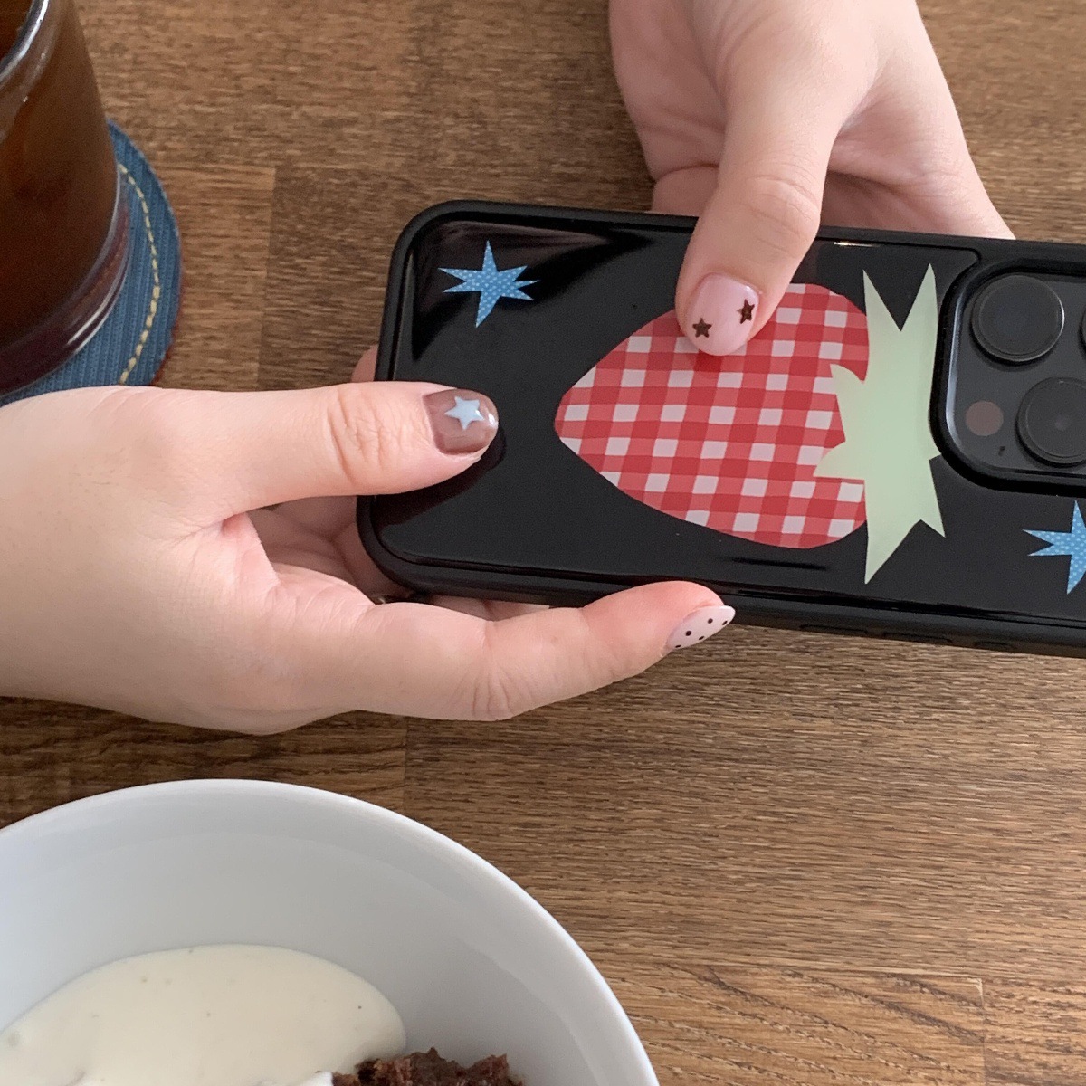 Strawberry Illustration Black-edge Silicone Phone Case