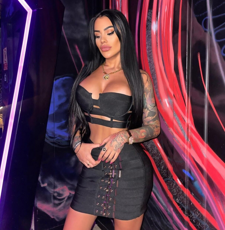 Spaghetti-strap Camisole Top Belt Buckle Miniskirt Fashion Hot Midriff Outfit Suit