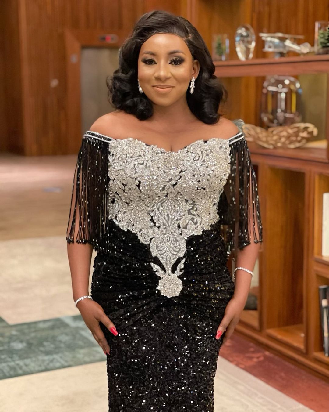 Ethnic Style Dress Stretch Sequin Corsage With Diamond Collar