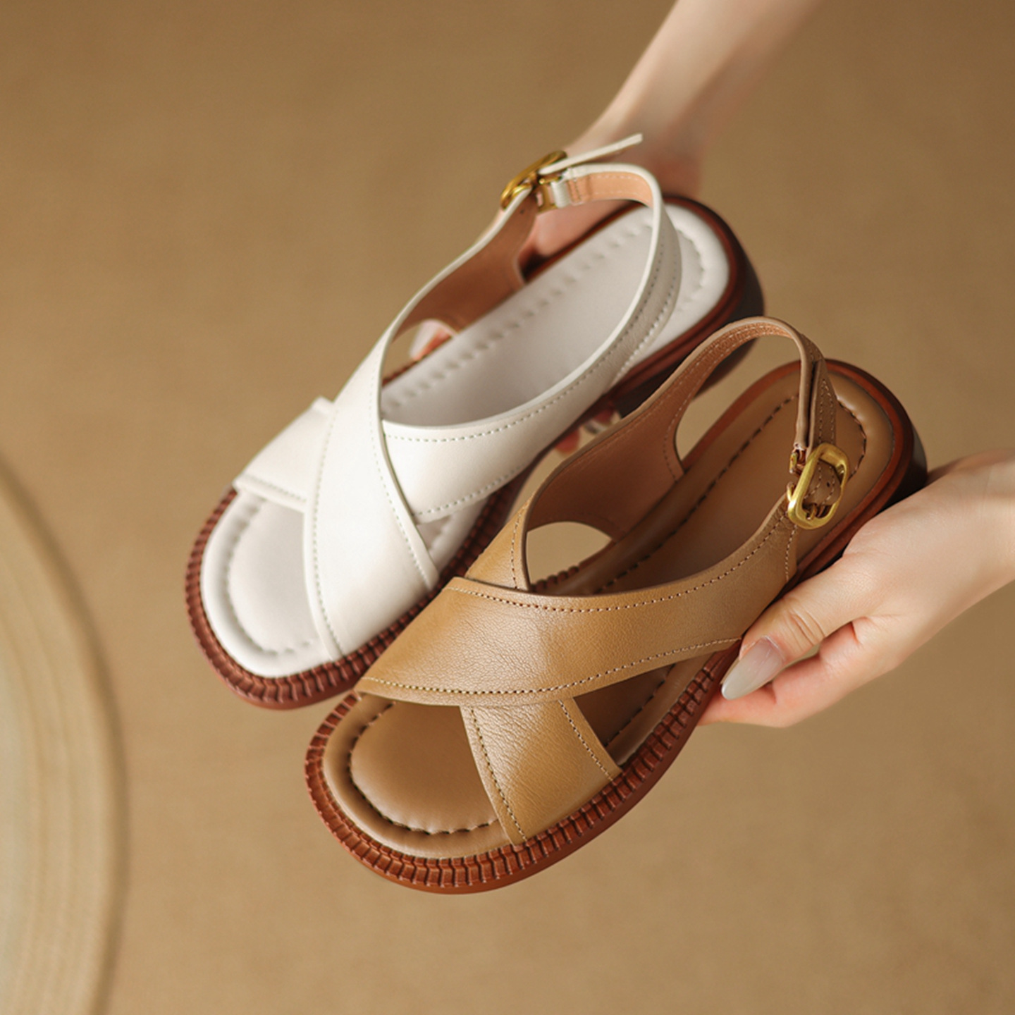Womens Sheepskin Roman Sandals With A Peep-toe And Crisscross Straps