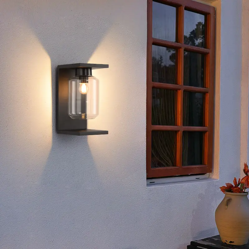 Solar Outdoor Wall Lamp Lightning Protection Villa