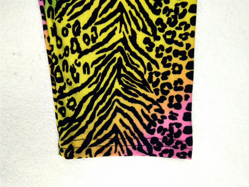 Title 18, Leggings femininas com estampa de leopardo neon...