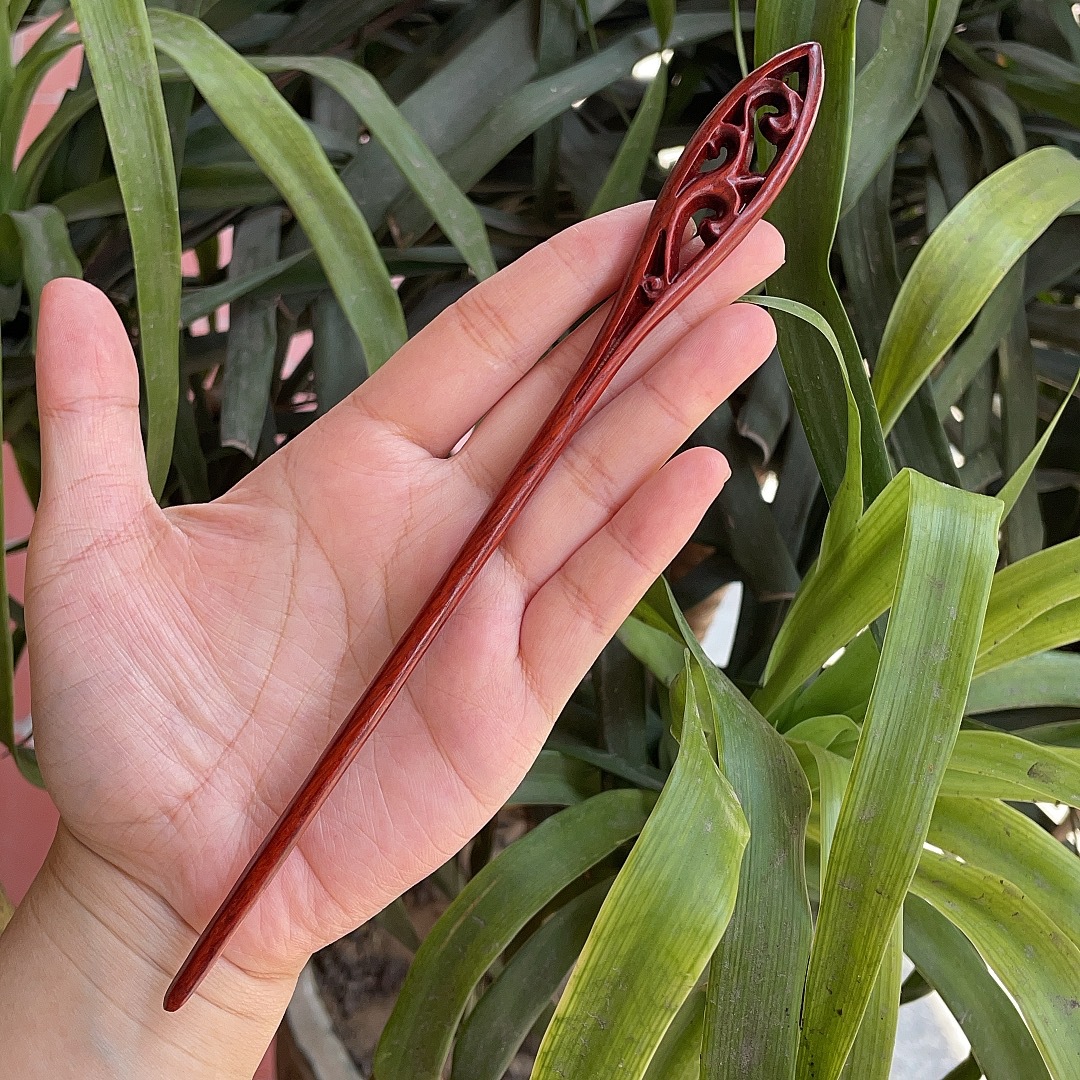 Ebony Antique Carved Hairpin 45