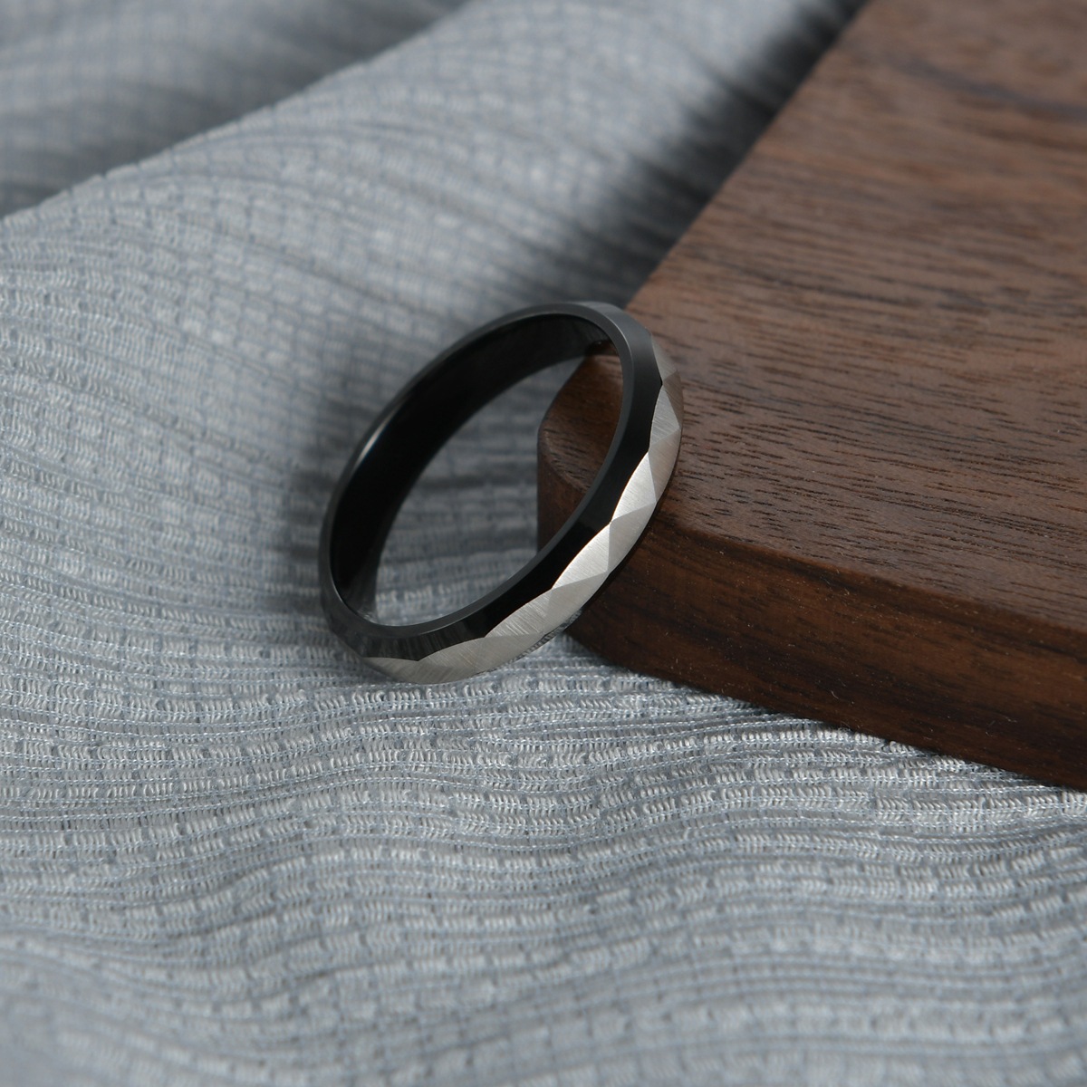 European And American Stainless Steel 6mm Two-color Black Plated Diamond Titanium Steel Ring
