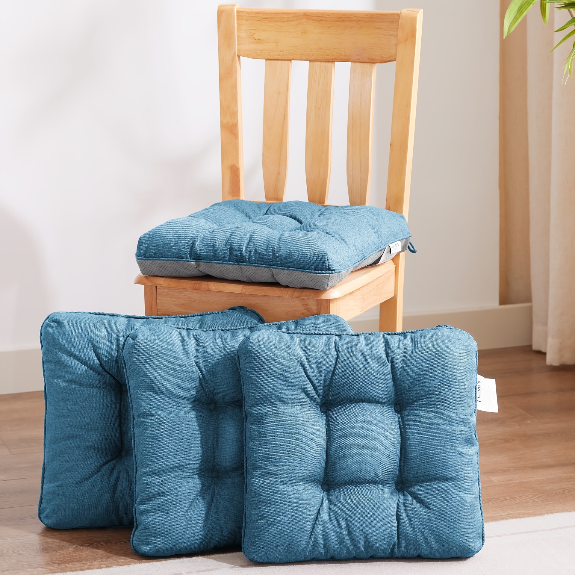 https://cf.cjdropshipping.com/quick/product/aad6b36f-d9c0-46b1-a262-ef3ff90bafb7.jpg