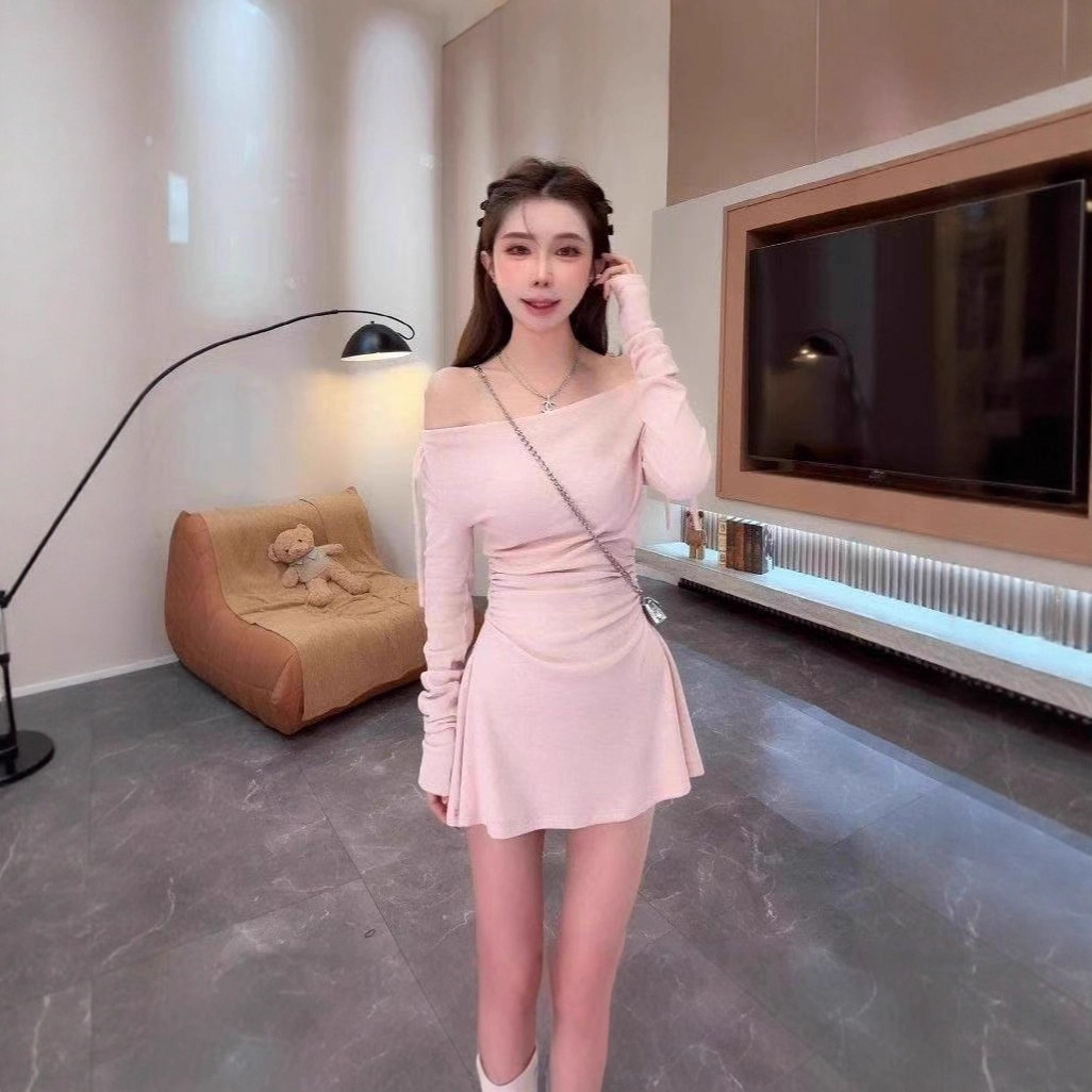 French-style Gentle Vacation Dress Black Velvet Slip Dress With A One-shoulder Neckline