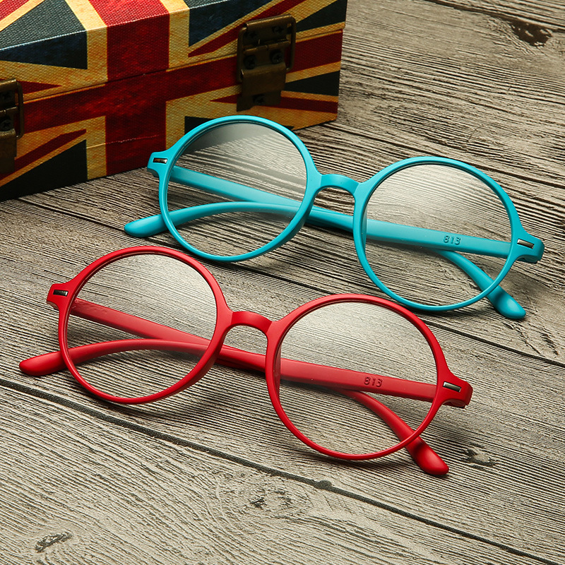 HD Resin Large Frame Round Reading Glasses - Image 3