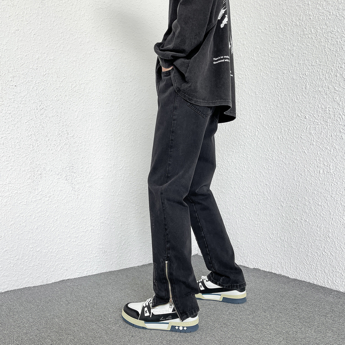 Men's Loose Straight Zipper Design Hong Kong Style Casual Jeans